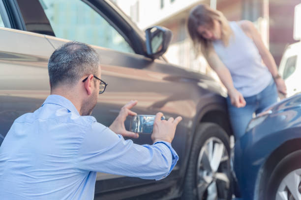 Professional Commercial Auto Insurance technician working in Largo, MD